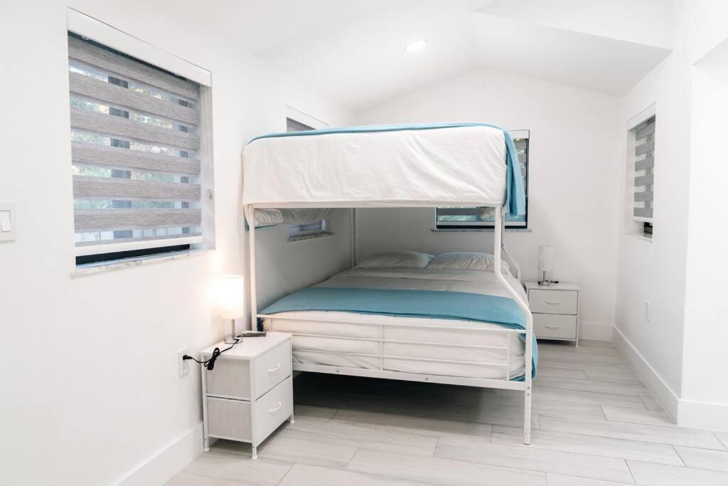 הוילה מיאמי Luxury Retreat 3B ,2Ba Pool , Coral Gables Center מראה חיצוני תמונה