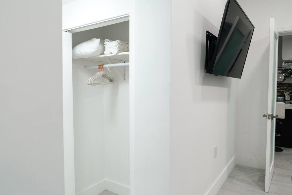 הוילה מיאמי Luxury Retreat 3B ,2Ba Pool , Coral Gables Center מראה חיצוני תמונה