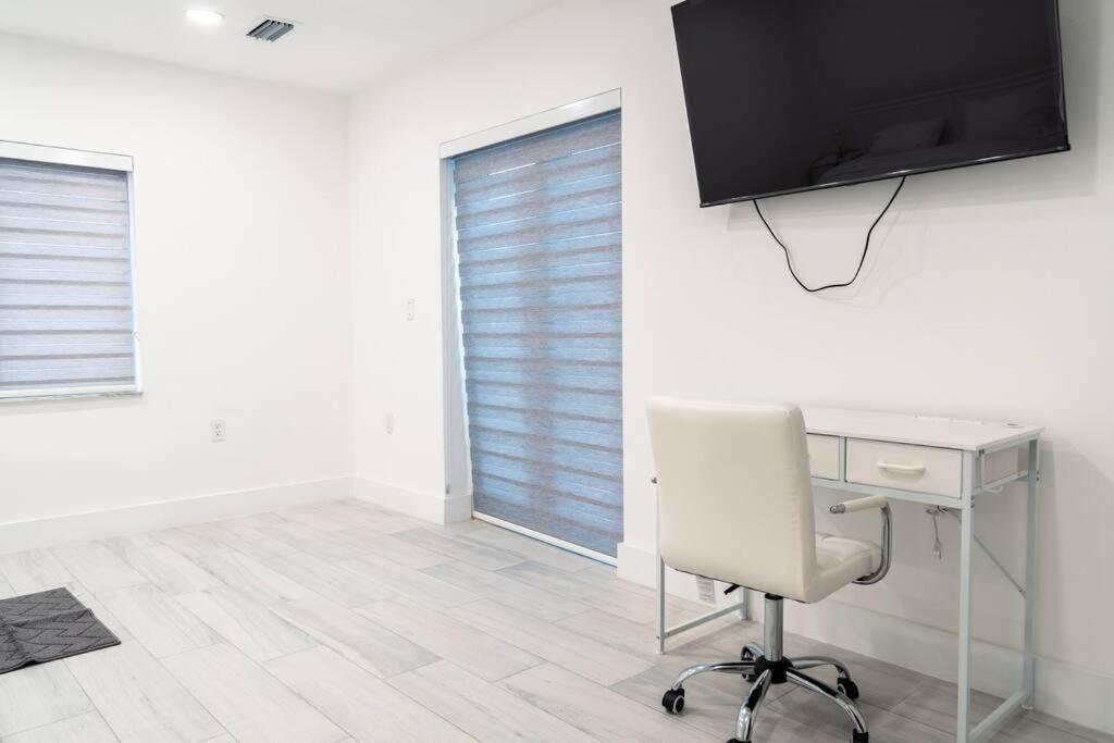 הוילה מיאמי Luxury Retreat 3B ,2Ba Pool , Coral Gables Center מראה חיצוני תמונה