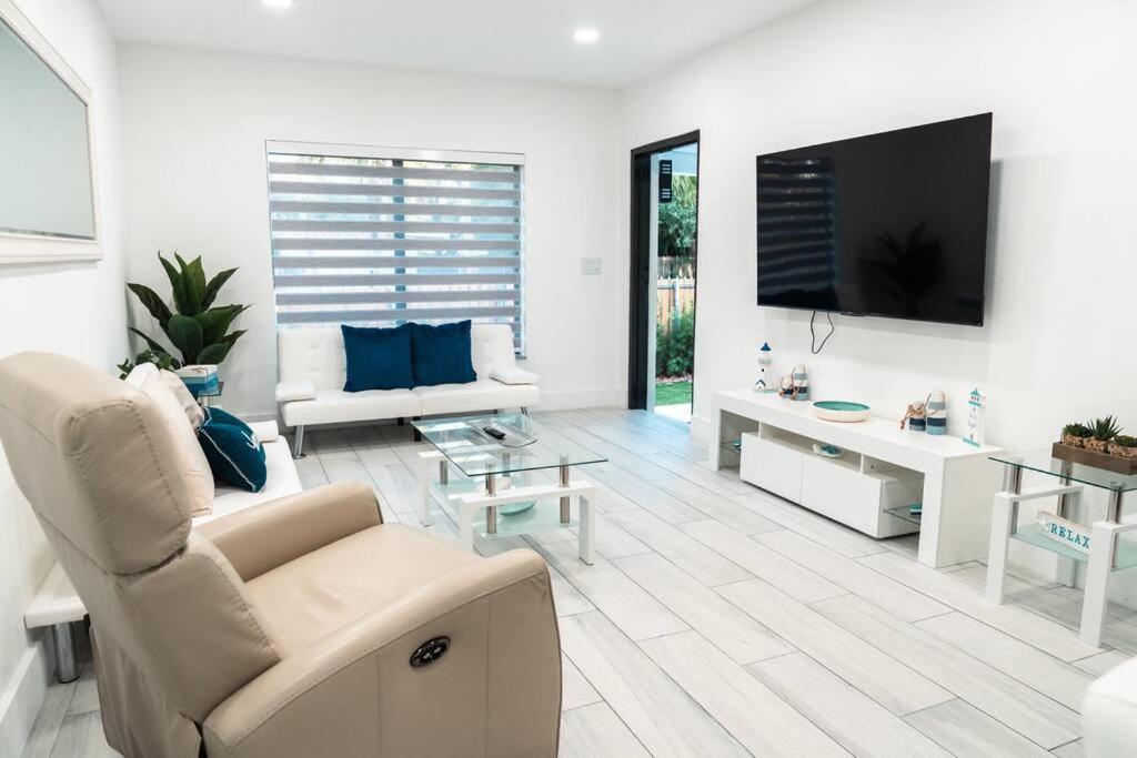 הוילה מיאמי Luxury Retreat 3B ,2Ba Pool , Coral Gables Center מראה חיצוני תמונה