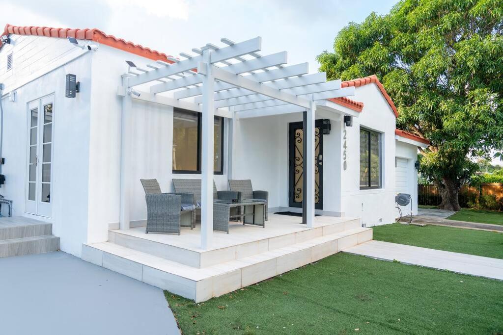 הוילה מיאמי Luxury Retreat 3B ,2Ba Pool , Coral Gables Center מראה חיצוני תמונה